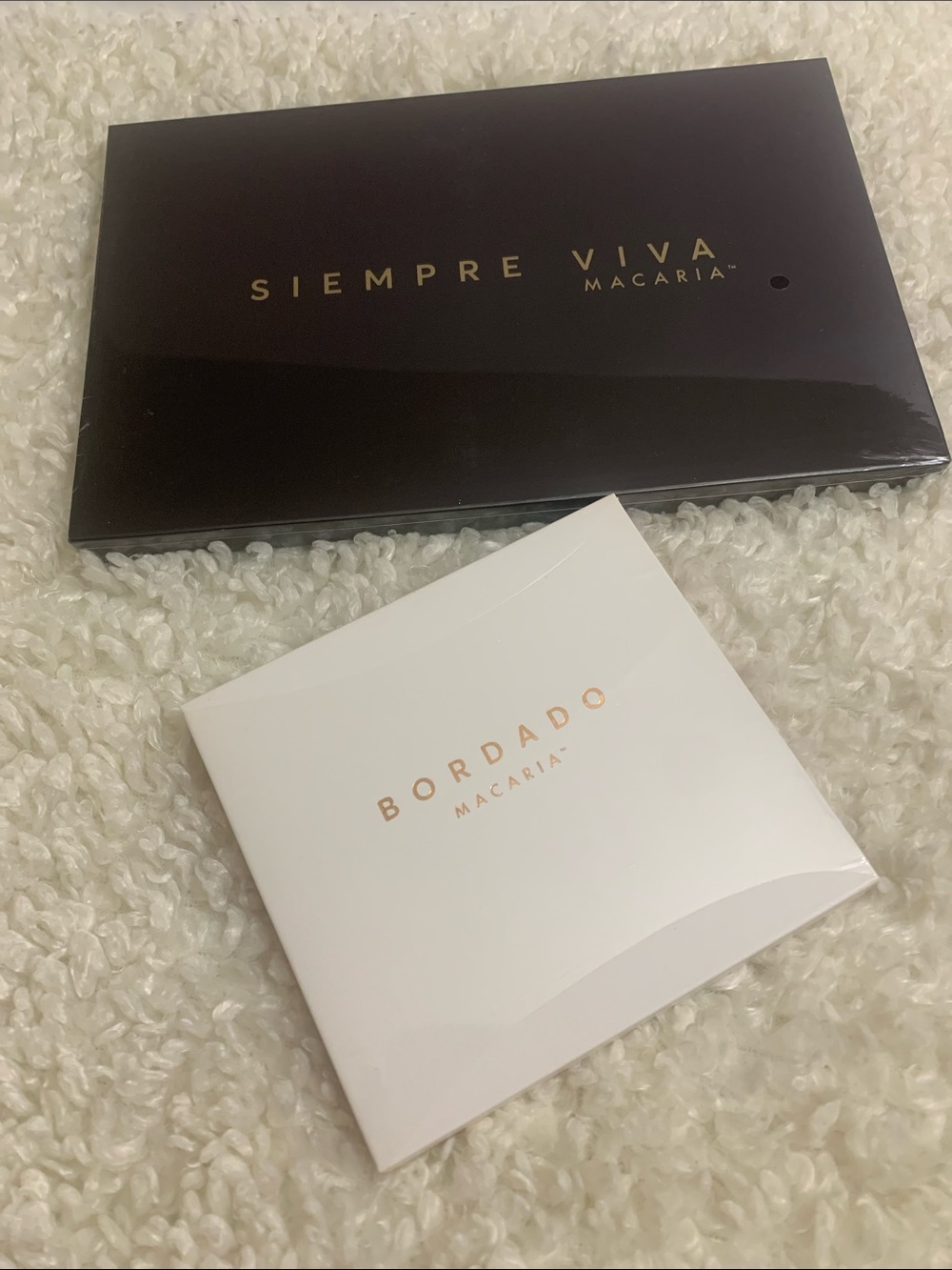 Siempre Viva Macaria & Bordado Macaria Palettes - Black & White Packaging